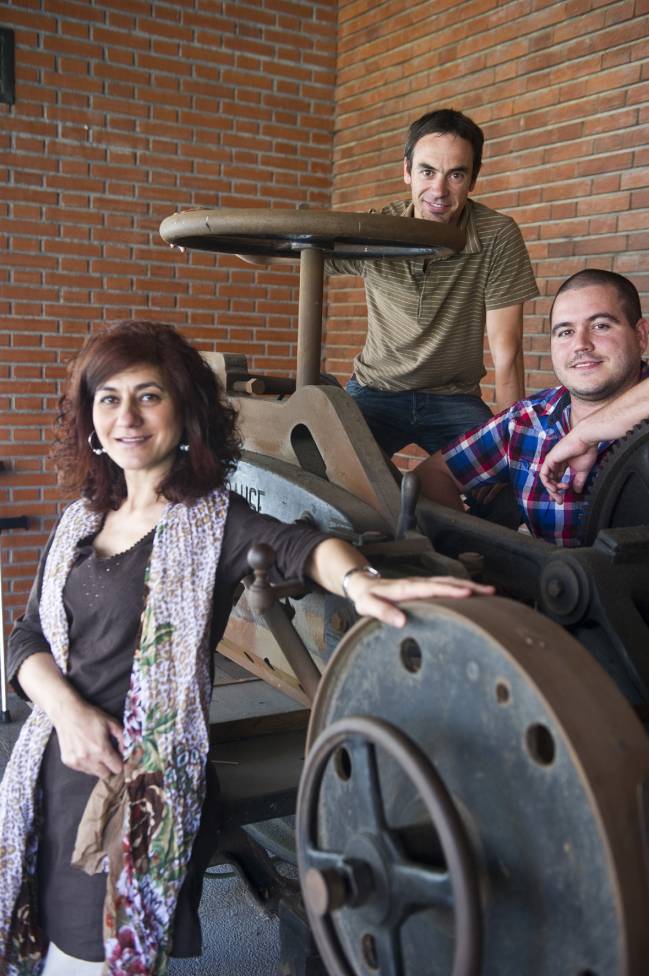 Los autores de la investigación, de izquierda a derecha: Azucena Vicente, Unai Tamayo y Julen Izaguirre.