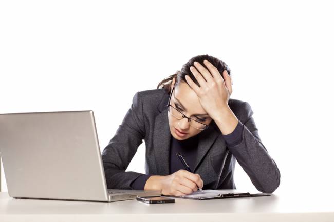 Según los autores, las mujeres en posiciones altas tienen que afrontar tensiones, estereotipos, prejuicios e insubordinación. / Fotolia