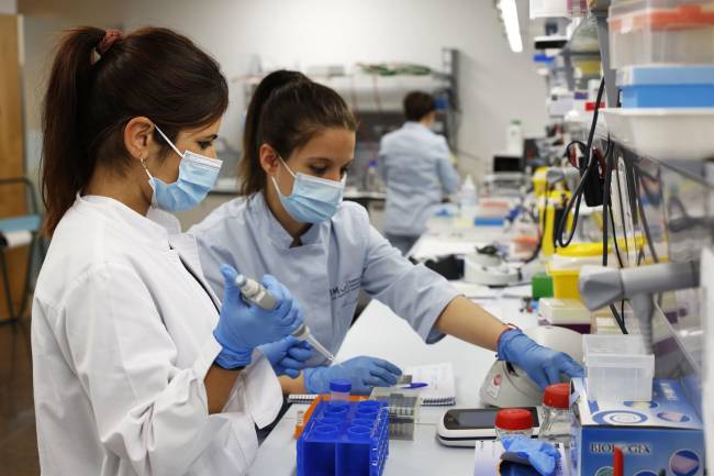 Fotografía del laboratorio de genética del IMO Grupo Miranza de Barcelona