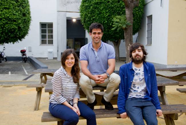 Tres de los promotores de la plataforma Workinside en el Campus Macarena de la US