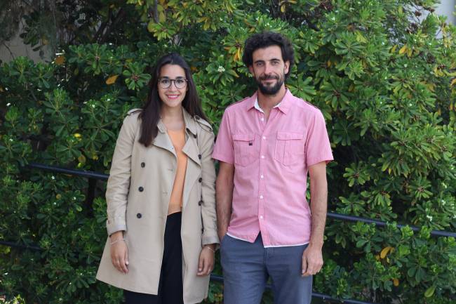 Los investigadores de la UGR Noelia Ruiz y Ángel Correa, autores de este trabajo.