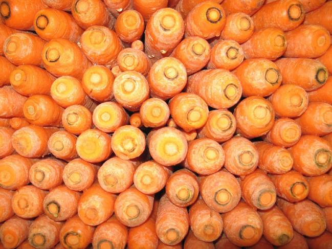 En España se descarta el 20% de frutas y hortalizas por no cumplir los estándares. Imagen: Fovea Centralis.