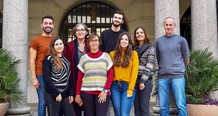 Los investigadores Carme Pelegrí y Jordi Vilaplana junto a su equipo