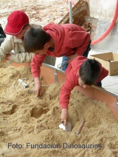 Talleres organizados por la fundación Dinosaurios.