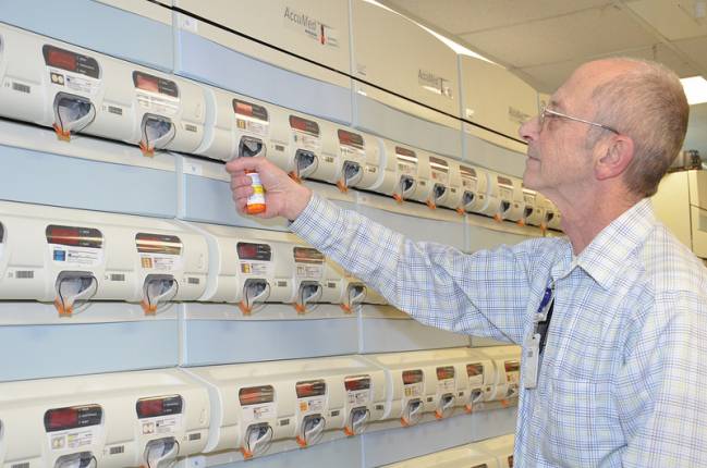 En España, existen 40 centros sanitarios con limitaciones para alguna de las indicaciones contra el cáncer. / Army Medicine