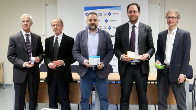 Carlos Moreu, M4 Pharma; Fèlix Grases, UIB; Jordi Llabrés, UIB; Rosendo Garganta, Devicare; y Antonio Baldi, CSIC. Foto: UIB