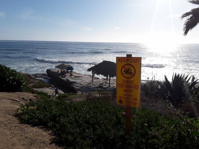 Cierre temporal de la playa en La Jolla, CA,
