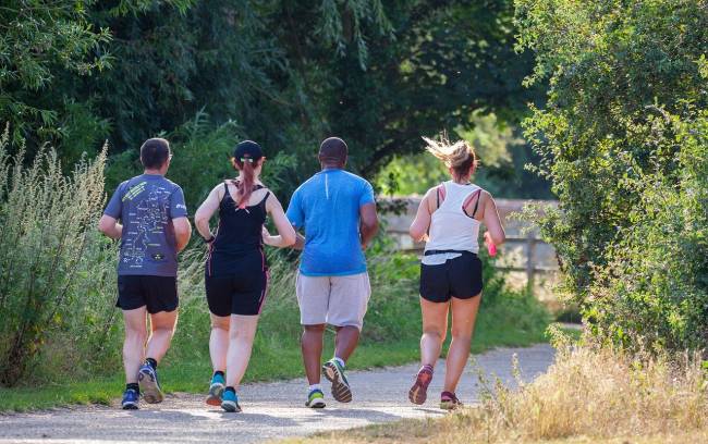gente corriendo