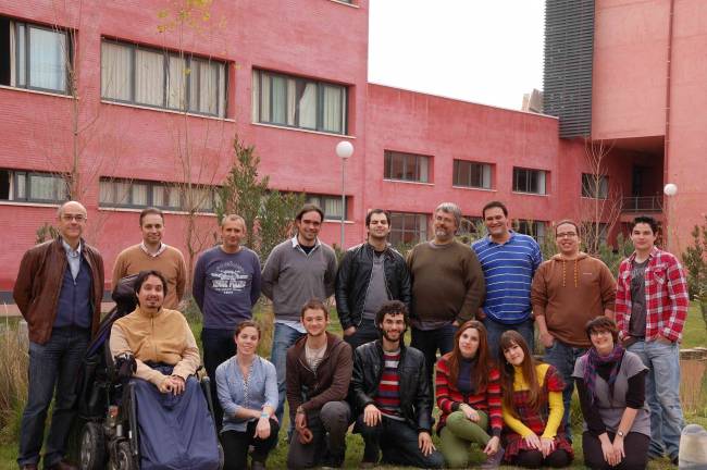 Profesores y alumnos de la Pablo de Olavide componen el proyecto FlashBacter