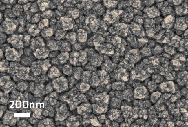 Nanoesponja metálica vista al microscopio