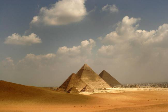 En la imagen de archivo, las pirámides de Giza, en El Cairo (Egipto), aproximadamente 500 años más jóvenes que las tumbas de Abidos.
