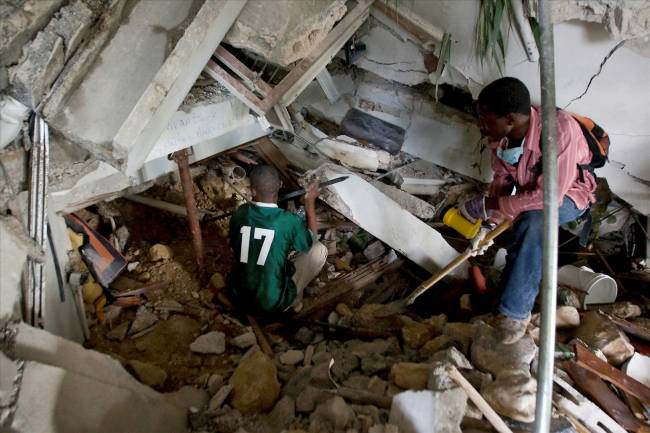 Ciudad de Loja y movilidad de los nodos en el escenario de emergencia o rescate. / L. Enciso-L. Mengual