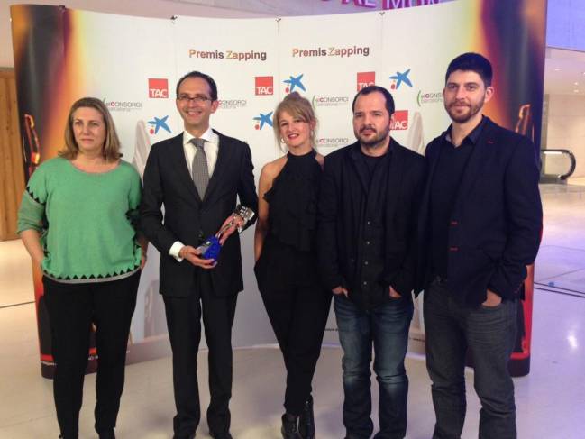 De izquierda a derecha,  la directora de La2, Ana María Bordas, José Ignacio Fernández Vera, director de FECYT, la productora ejecutiva de K2000, Blanca Baena, el director del programa, José Antonio Pérez y el presentador Ángel Martín. / FECYT