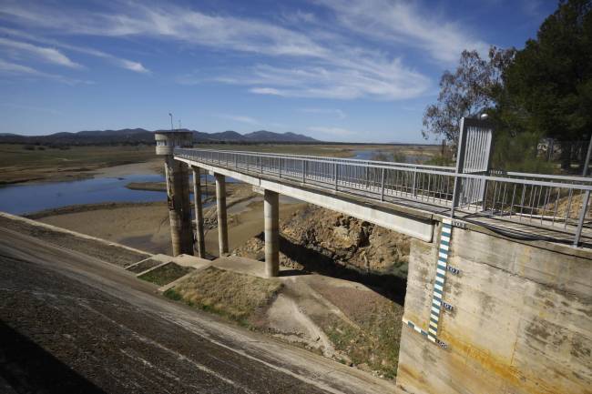 Escasez de agua en el embalse de Sierra Boyera en Bélmez (Córdoba)