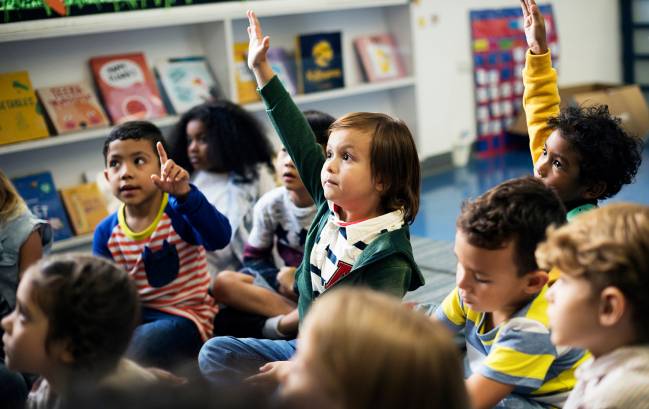 pobreza infantil y desarrollo del cerebro