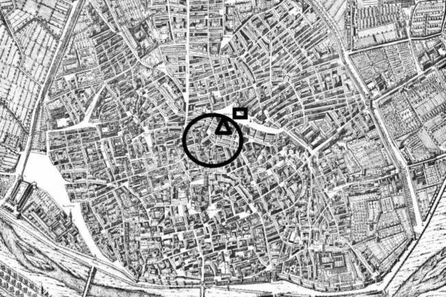 El área del incendio, sobre el mapa elaborado por el Padre Tosca (año 1709). El círculo marca la zona afectada, el triángulo presupone el lugar donde comenzó el fuego y el rectángulo, la ubicación donde se exhibieron los cuerpos de los asesinos de Paiporta. / UV