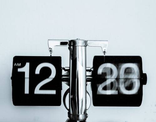 Reloj marcando las horas