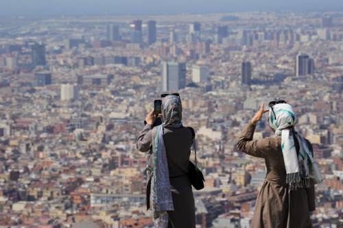uristas en el Turó de la Rovira de Barcelona
