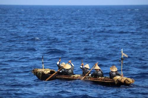 Una réplica de una antigua canoa pone a prueba la teoría de la migración paleolítica