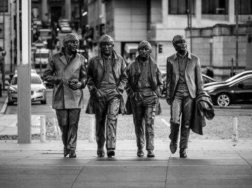 estatua de los Beatles