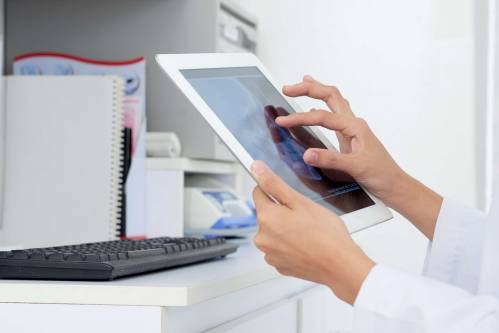 La 18FDG-PET es una técnica de imagen que mide la energía que consumen las células del cuerpo. / Freepik