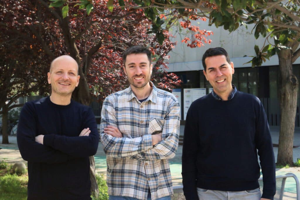 De izquierda a derecha: Xavier Trepat, Pau Guillamat y Marino Arroyo. IBEC