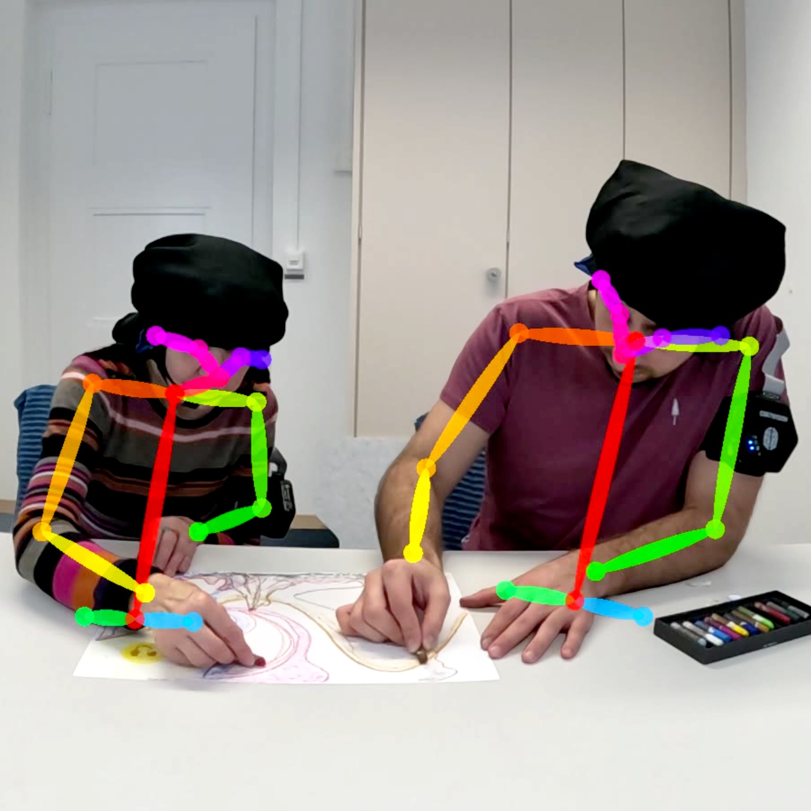 Cuando jóvenes y mayores crean juntos, sus cerebros se sincronizan