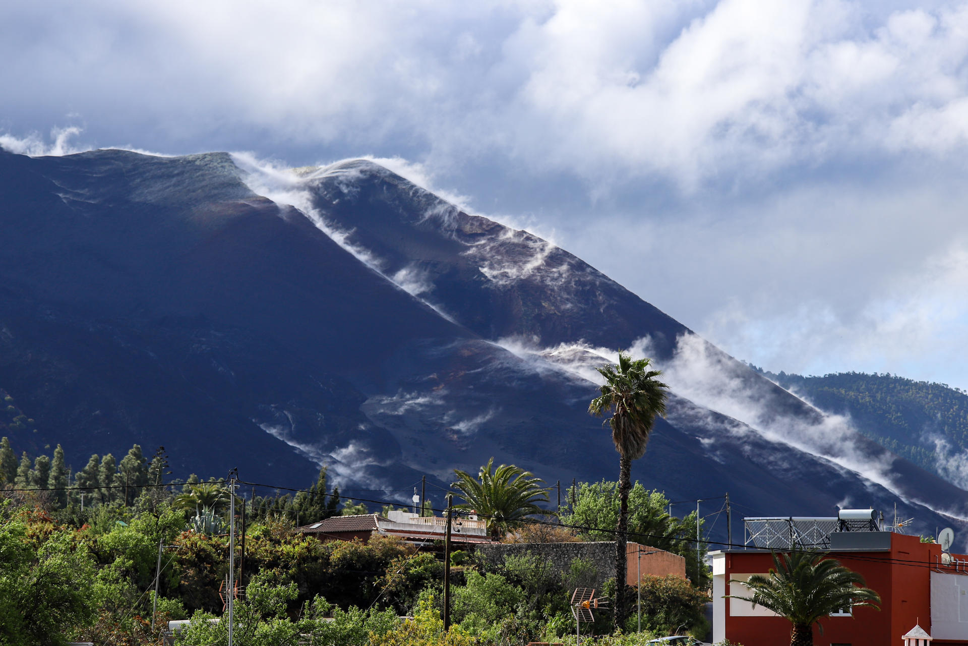 Microorganismos del volcán de La Palma sirven para investigar la vida en Marte