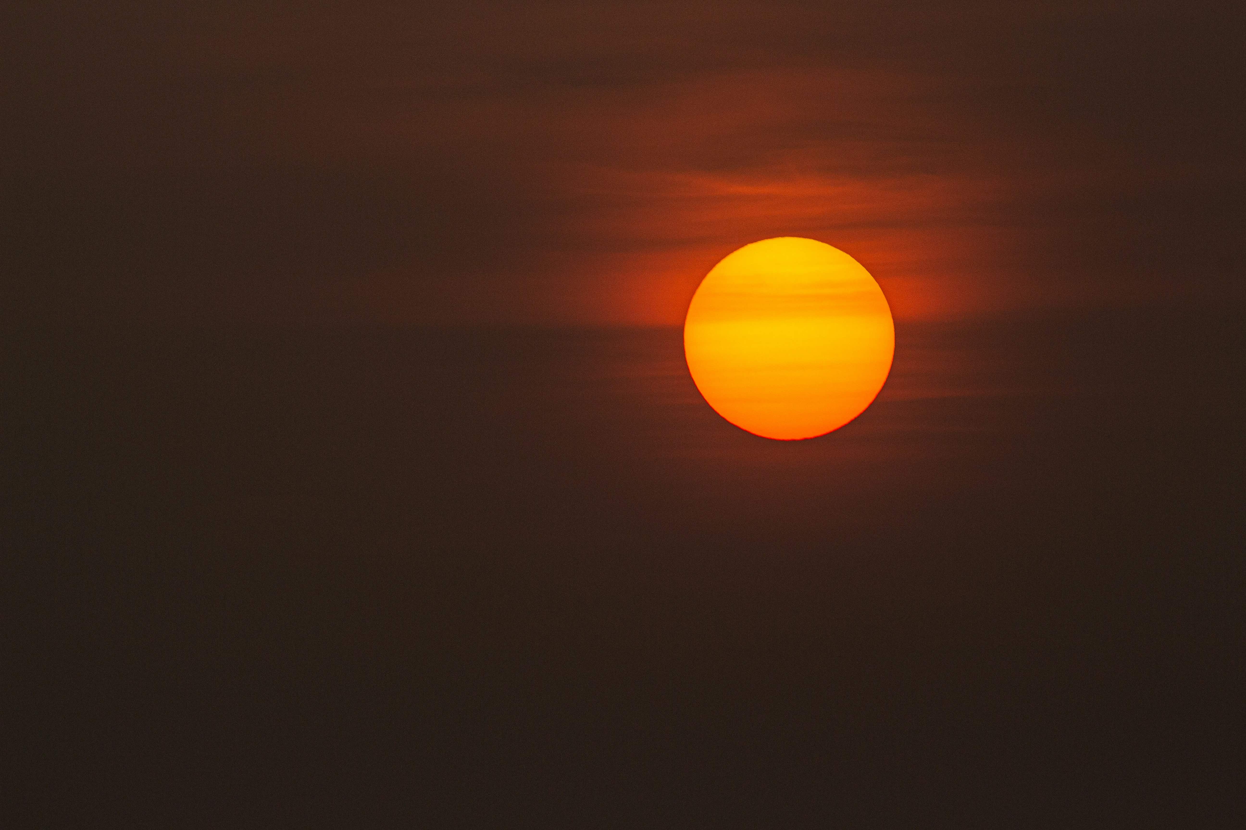 Pequeñas eyecciones de energía en forma de chorro explican el origen del calentamiento coronal del Sol Pequeñas eyecciones de energía en forma de chorro explican el origen del calentamiento coronal del Sol